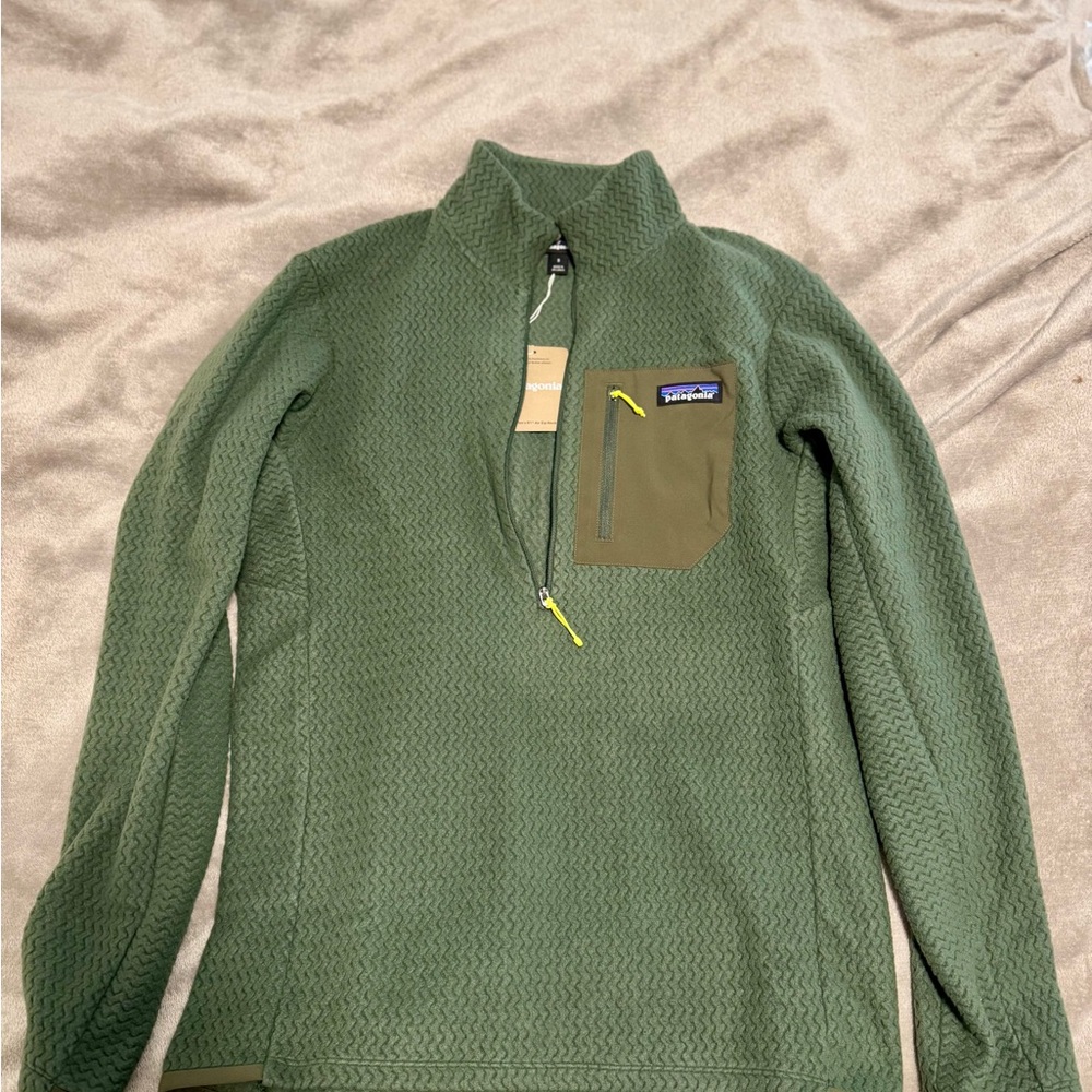Patagonia Men's Green Quarter-Zip Fleece Pullover
